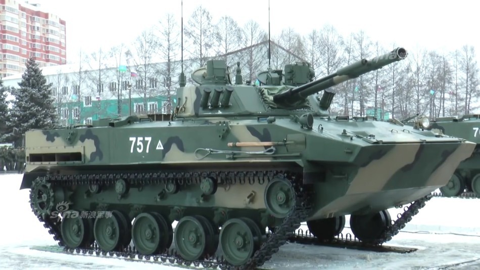 中国差点买!俄罗斯牧师给bmd4空降战车开光