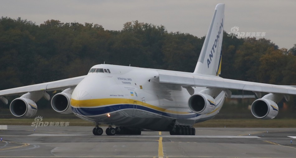 安124运输机很霸气
