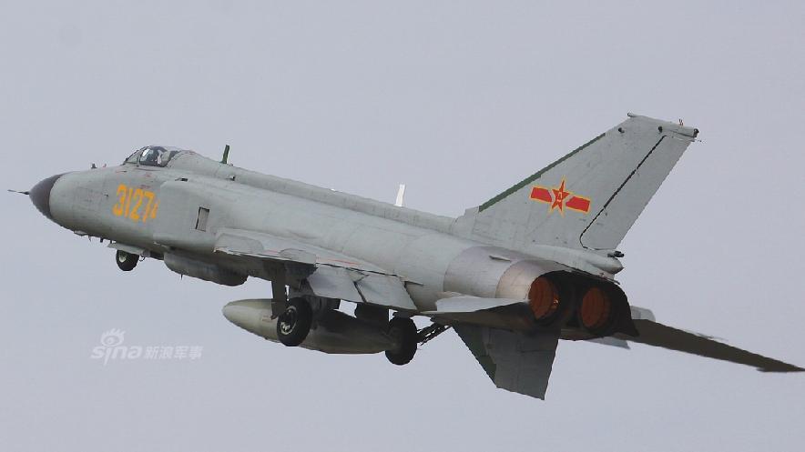 喜欢偷窥蔡大小姐的八爷解放军歼侦8f侦察机