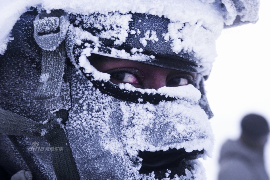 冰天雪地寒风凛冽!中美两军冬季部队训练对比