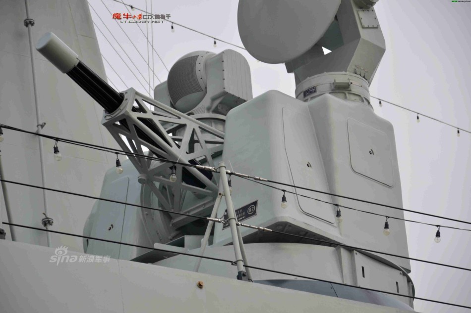 每秒射击70发!少见的中国730近防炮开火视角