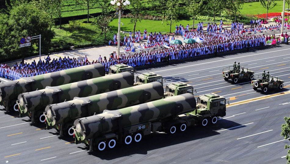 东风-31射程为11500公里,改进后的东风-31a,载荷1050-1750公斤,可携带