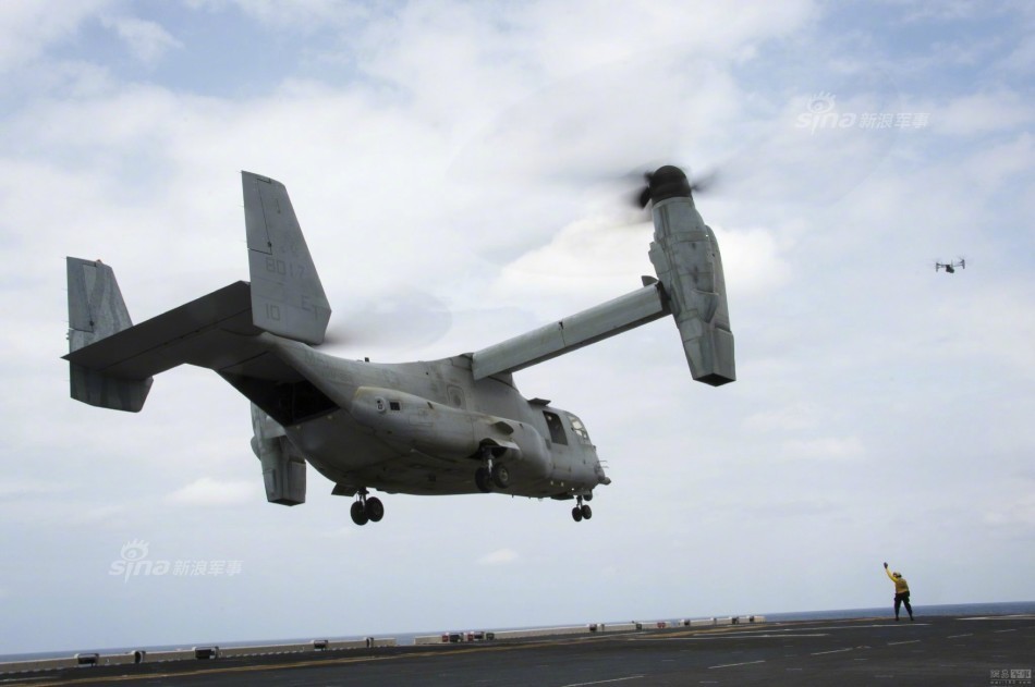 在中国东海转悠做什么?美军两栖舰携鱼鹰训练