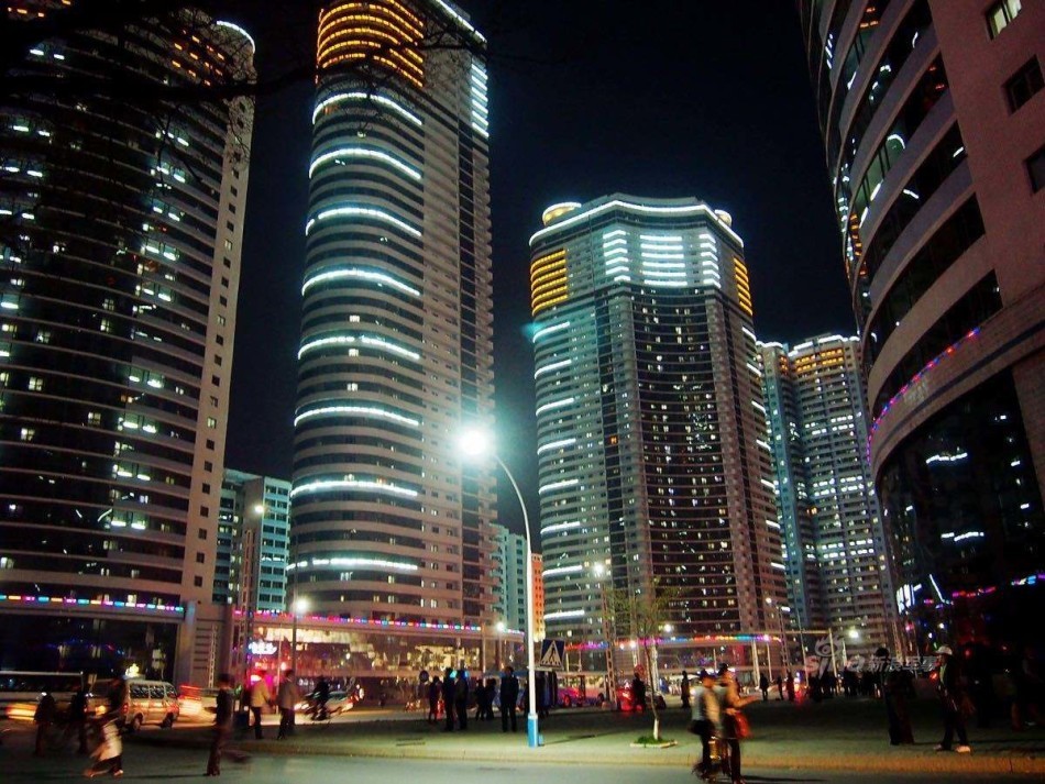 跟你的城市比如何?朝鲜平壤cbd夜景灯火辉煌