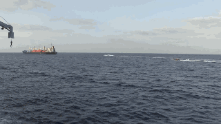 大国风范！中国护航编队在亚丁湾营救被劫船只