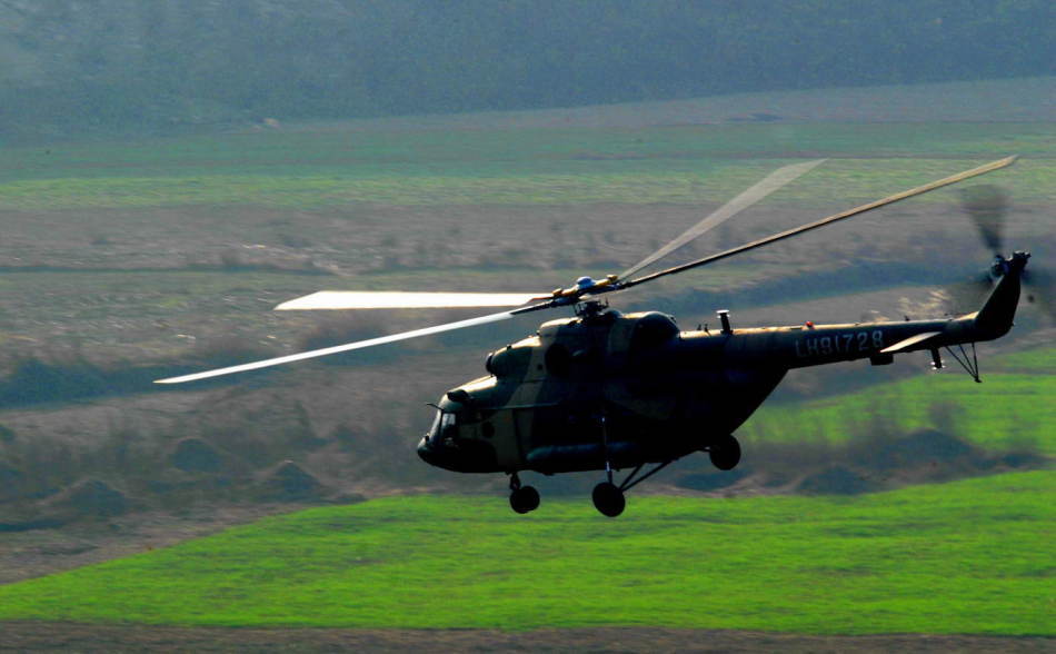 俄机配中国弹解放军米17直升机打akd9导弹