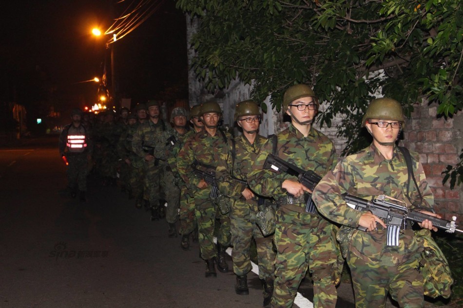 台军草莓陆航特种兵天兵操演 叫嚣铸造空中长城