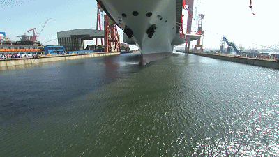 动图回顾国产航母下水过程！大国巨舰激动人心