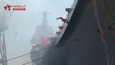 动图回顾国产航母下水过程！大国巨舰激动人心