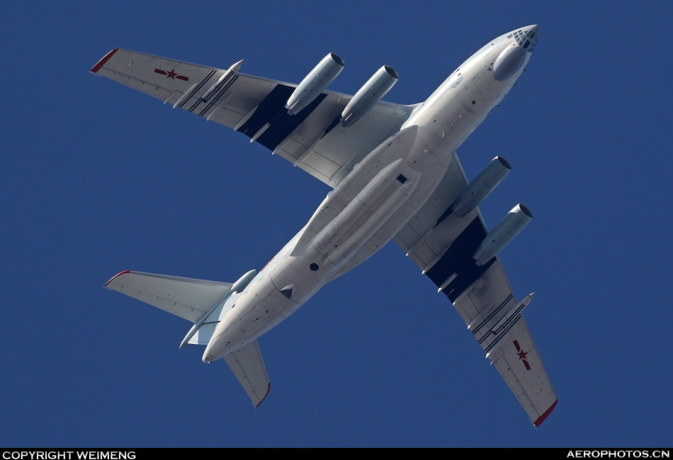 可夜间加受油!疑似中国空军伊尔78加油机亮相