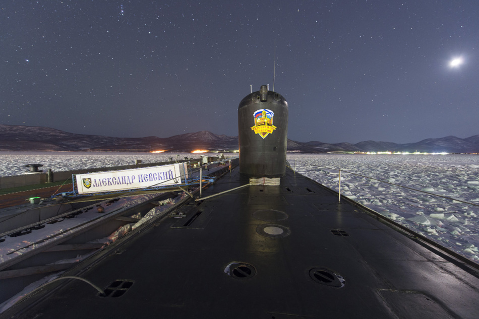 俄基地大批核潜艇真壮观