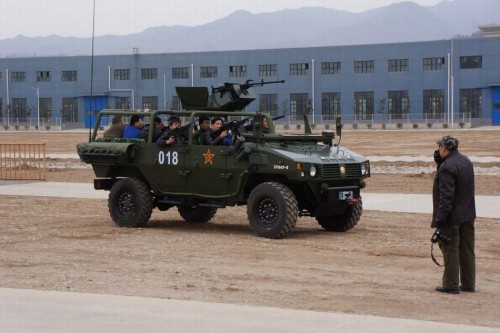 深度揭秘中国某轻型装甲侦察车赶上世界潮流