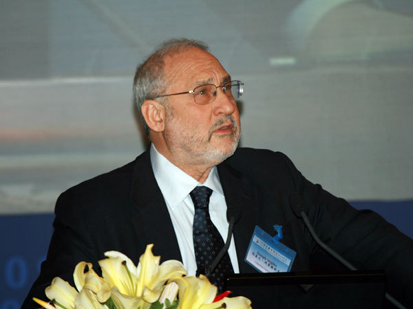 美国哥伦比亚大学教授约瑟夫-斯蒂格利茨