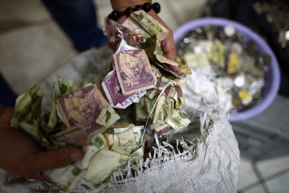 零钞用编织袋运到清点中心