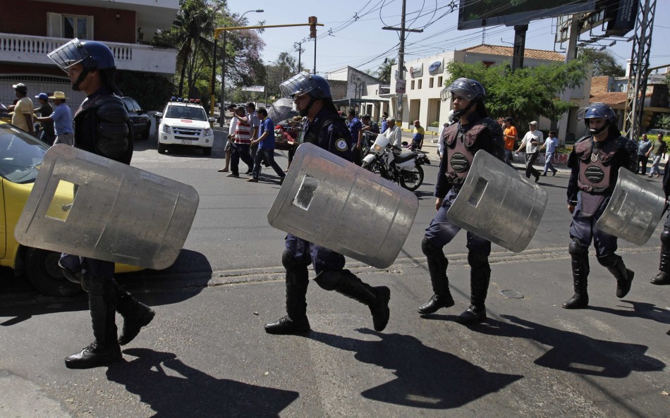 猜你喜欢 15 / 16 2013年9月10日,巴拉圭首都亚松森30路公汽被炒司机