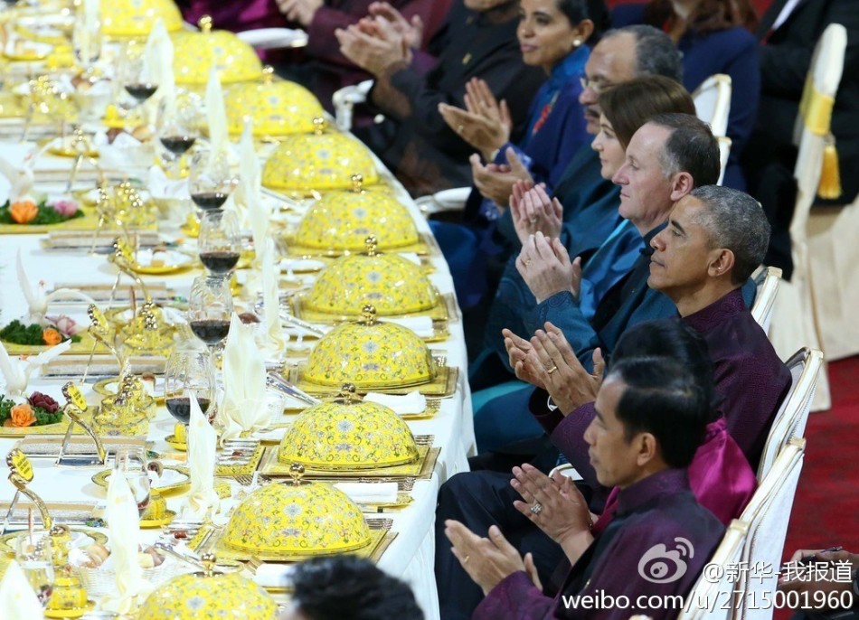 APEC国宴采帝王黄彩瓷