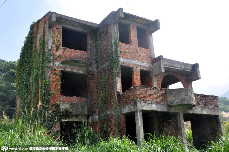 2013年9月8日,江西省九江市, "烂"掉的别墅