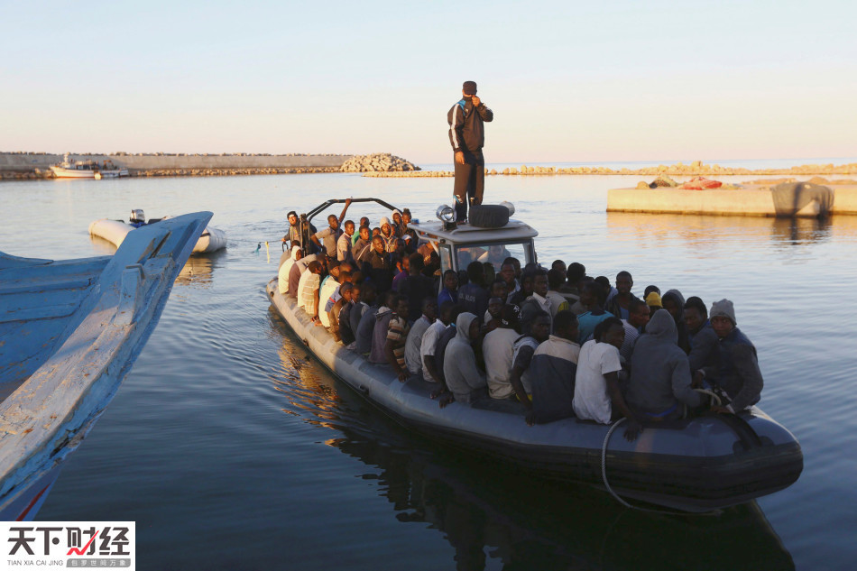 惨不忍睹 大批偷渡难民命丧地中海