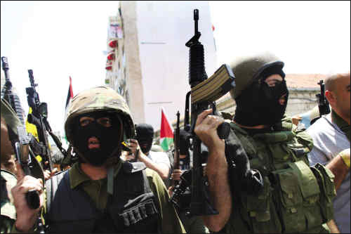 法塔赫冲击哈马斯控制的议会和总理办公室图