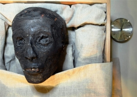 埃及法老图坦卡蒙首露真容考古学家美极了