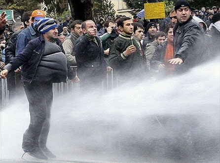 格鲁吉亚进入全国紧急状态 500余人冲突中受伤