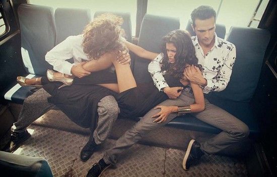 印度摄影师拍时装照还原公交轮奸案引争议。 资料图