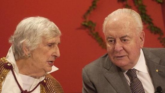 惠特拉姆和妻子玛格丽特感情很好，两人婚姻一直维持至终老（图片来源：澳媒） 