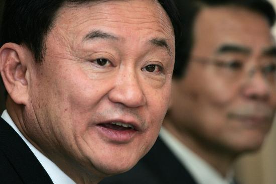 期间滥用职权,使其夫人朴乍曼以低价成功中标曼谷市区一处国有地产