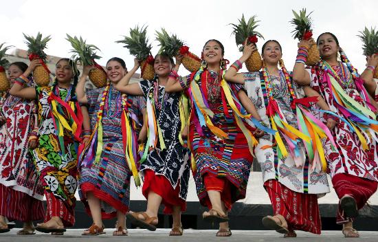 图文:墨西哥举行瓦哈卡格拉格特萨艺术节(1)