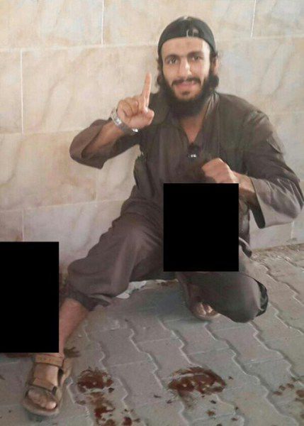 isis支持者发小孩斩首照教人们割颈图