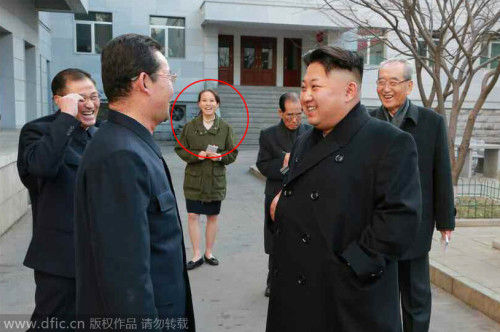 当地时间11月27日，据朝鲜《劳动新闻》报道，朝鲜领导人金正恩与妹妹金与正前往朝鲜4·26动画电影拍摄所进行参观指导，这是他上台执政后首次视察该地。韩联社称，这是朝鲜媒体首次发布金与正的职务名称。供图：东方IC