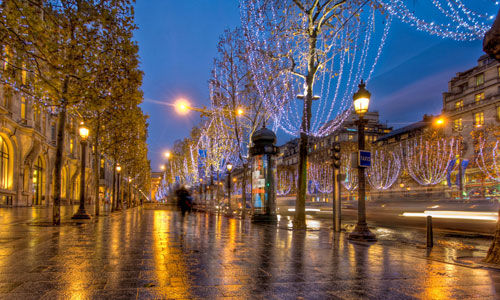 法国的香榭丽舍大道便是典型的浪漫中文译名