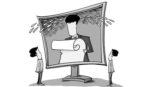 报纸、电视，一般是被传闻出事的官员们最常选的两个公开露脸平台，最好是跟一把手等主官一起出现，既表明自己没事还能暗示大家自己跟一把手的关系还不错。