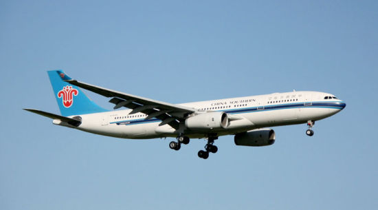 涉事南航330客机（ 网友”不高兴“拍摄）