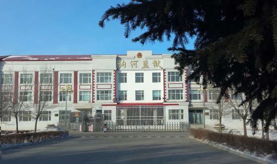 中国的监狱都有企业的，有的企业还非常大、非常正规，有的打造出了著名品牌。