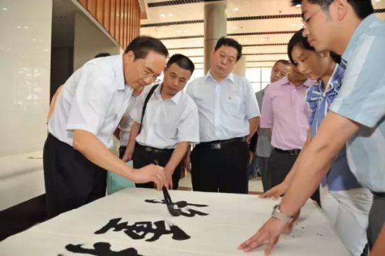 广西南宁市委原书记余远辉