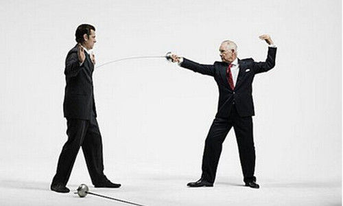 年轻人后来居上当了领导，如何处理好与“老资格”的关系，是一个没法回避的难题