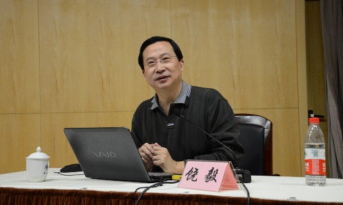 《知识分子》主编、北京大学讲席教授饶毅