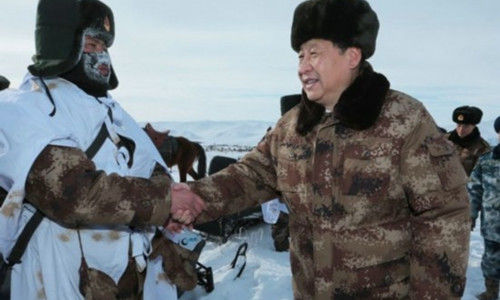 习近平慰问执勤战士/资料图