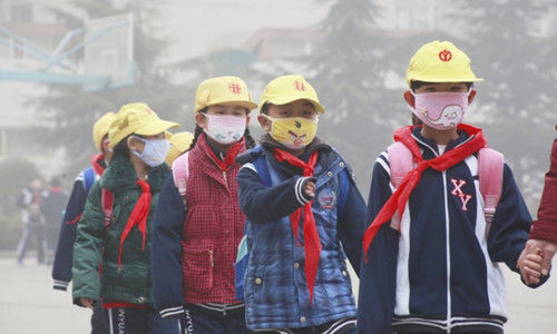 雾霾天的小学生