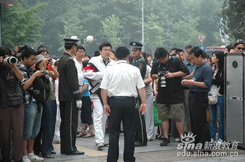 点击图片进入下一页