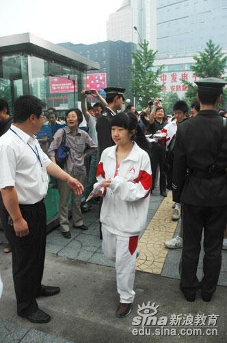 点击图片进入下一页