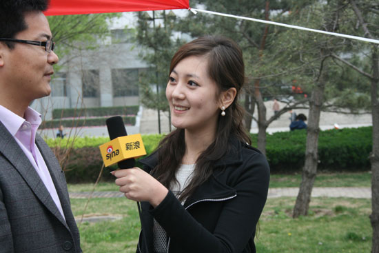 新浪教育频道编辑专访到场高校招办负责人