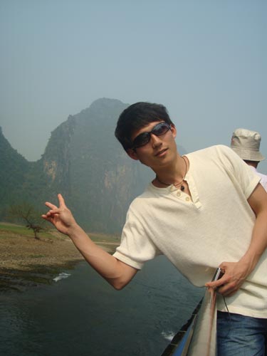 优秀学生代表经管学院陈典