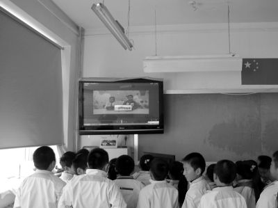 同学们正在看“新闻连连看” 同学们正在看“新闻连连看”