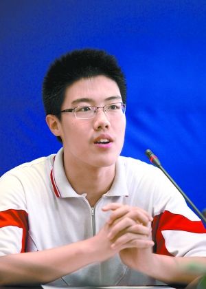 理科状元 考前还打羽毛球 理科状元 考前还打羽毛球