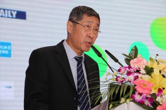  中国日报社副总编辑王西民致开幕词。
