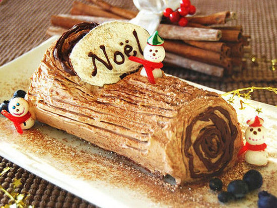 在西方,只要是圣诞节享用的家宴都称为圣诞大餐,有几道圣诞节传统食物