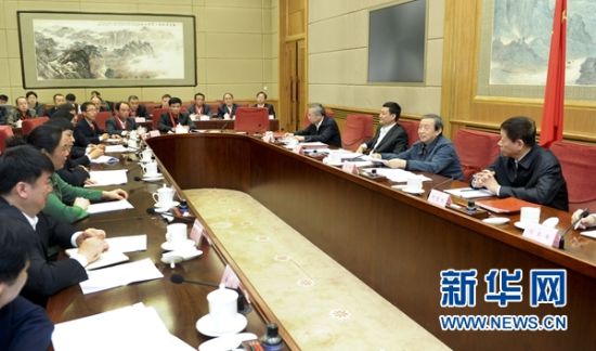 　　12月29日，高技能人才座谈会在北京召开。中共中央政治局委员、国务院副总理马凯出席会议并讲话。 新华社记者 张铎 摄 