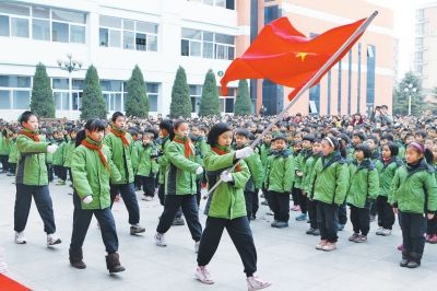 为缓解“大班额”现象，今年郑州将再新建、改扩建30所中小学。
